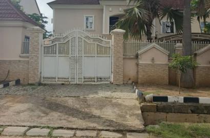 4bedrooms semi detached duplex with two✌ bq at the back is out for sale in gaduwa