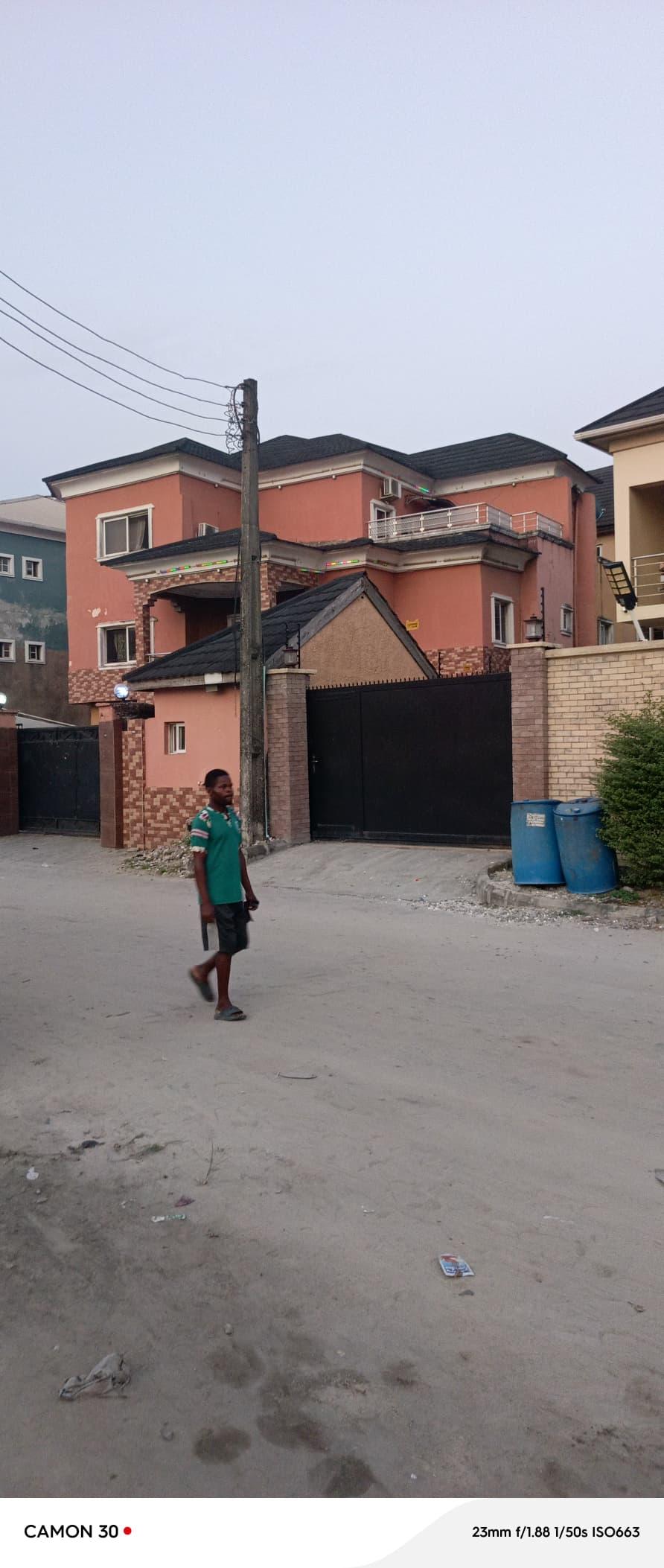 For long lease An entire compound and 2 two stories each structures in it suitable for hospital,school and restaurant In an estate Rent :30m yearly Long lease preferably