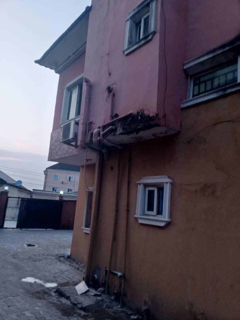 For long lease An entire compound and 2 two stories each structures in it suitable for hospital,school and restaurant In an estate Rent :30m yearly Long lease preferably