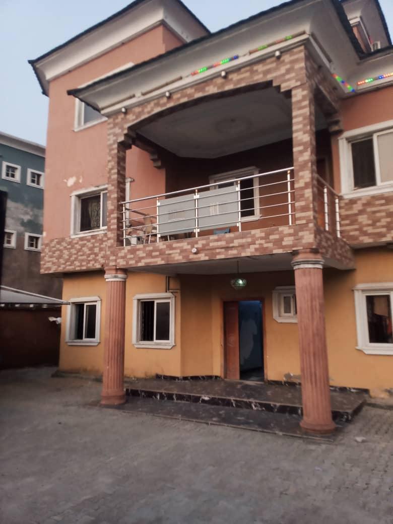 For long lease An entire compound and 2 two stories each structures in it suitable for hospital,school and restaurant In an estate Rent :30m yearly Long lease preferably