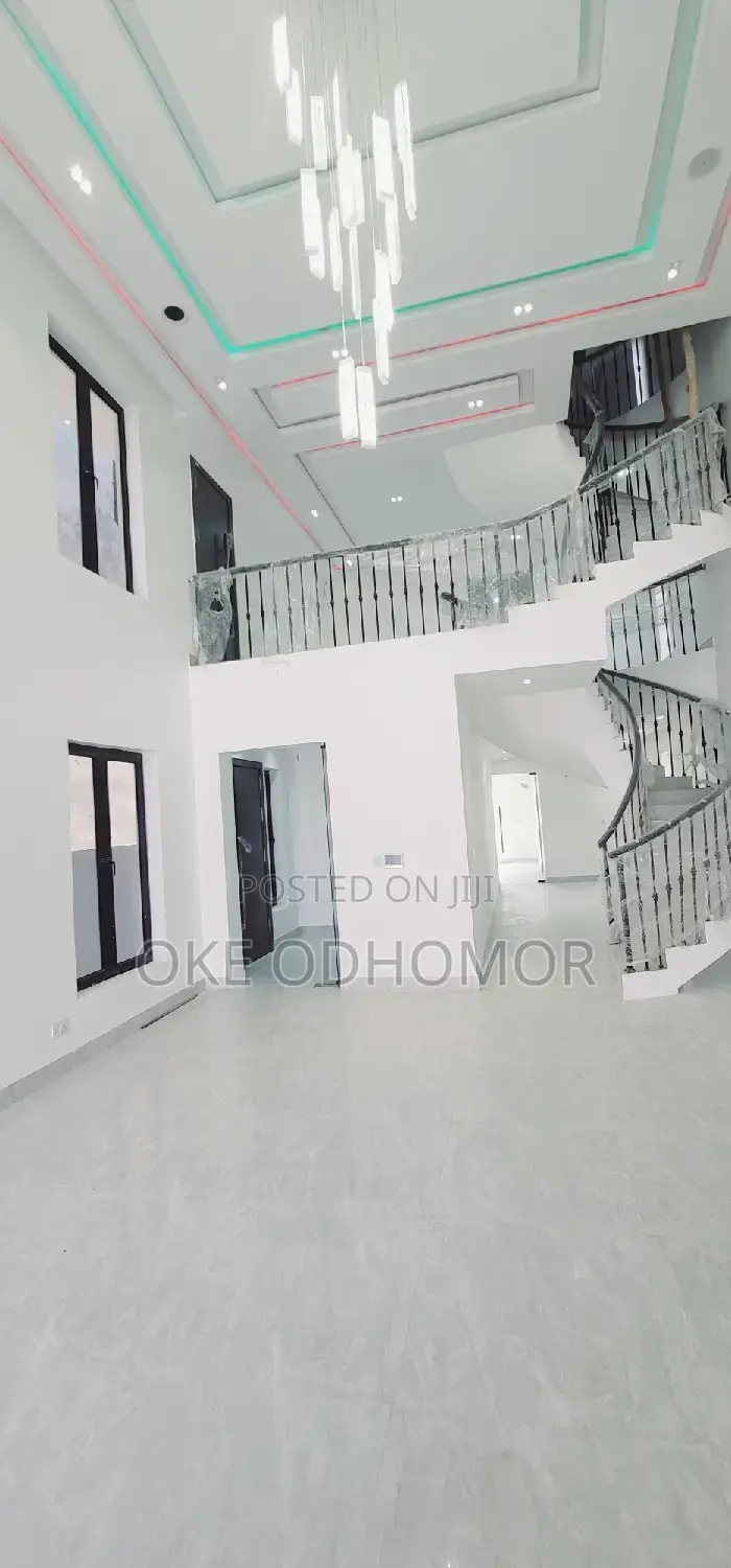 5bdrm Duplex in Atlantic View, Lekki for sale