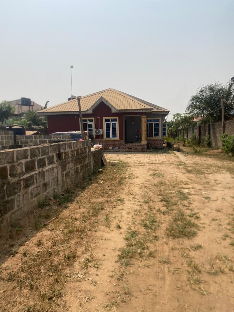 DISTRESS SALES!!!    DESCRIPTION    2½  PLOTS OF LAND  WITH 3 BEDROOM FOUNDATION STRUCTURE AND STANDARD 3 BEDROOM BUNGALOW ENSUITE WITH POP IN A COOL SECURE AND SERENE ENVIRONMENT