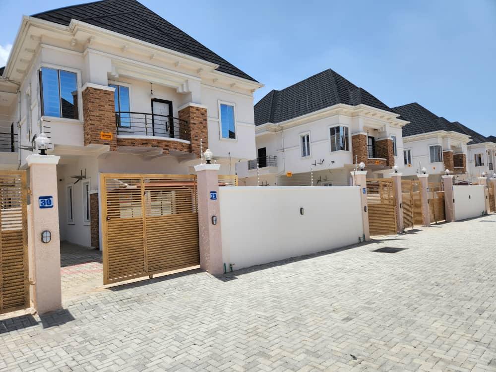 TOKYO HILLS IKOTA VILLA GRA ESTATE LEKKI LAGOS 5bedroom fully detached 250m