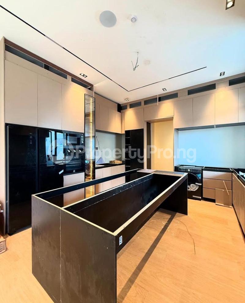 4 Bedroom Fully Detached Duplex With Swimming Pool