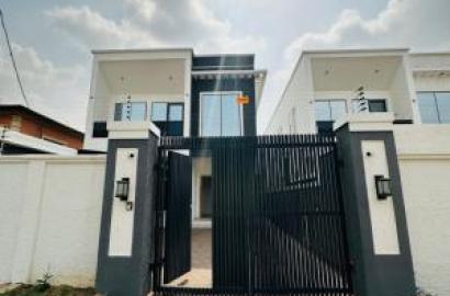 Spaciously Built 4-bedroom Detached Duplex