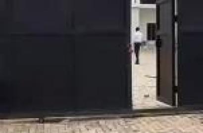 4 bedroom House For Sale Games Village & Brick Hall School Kaura Abuja Phase 2