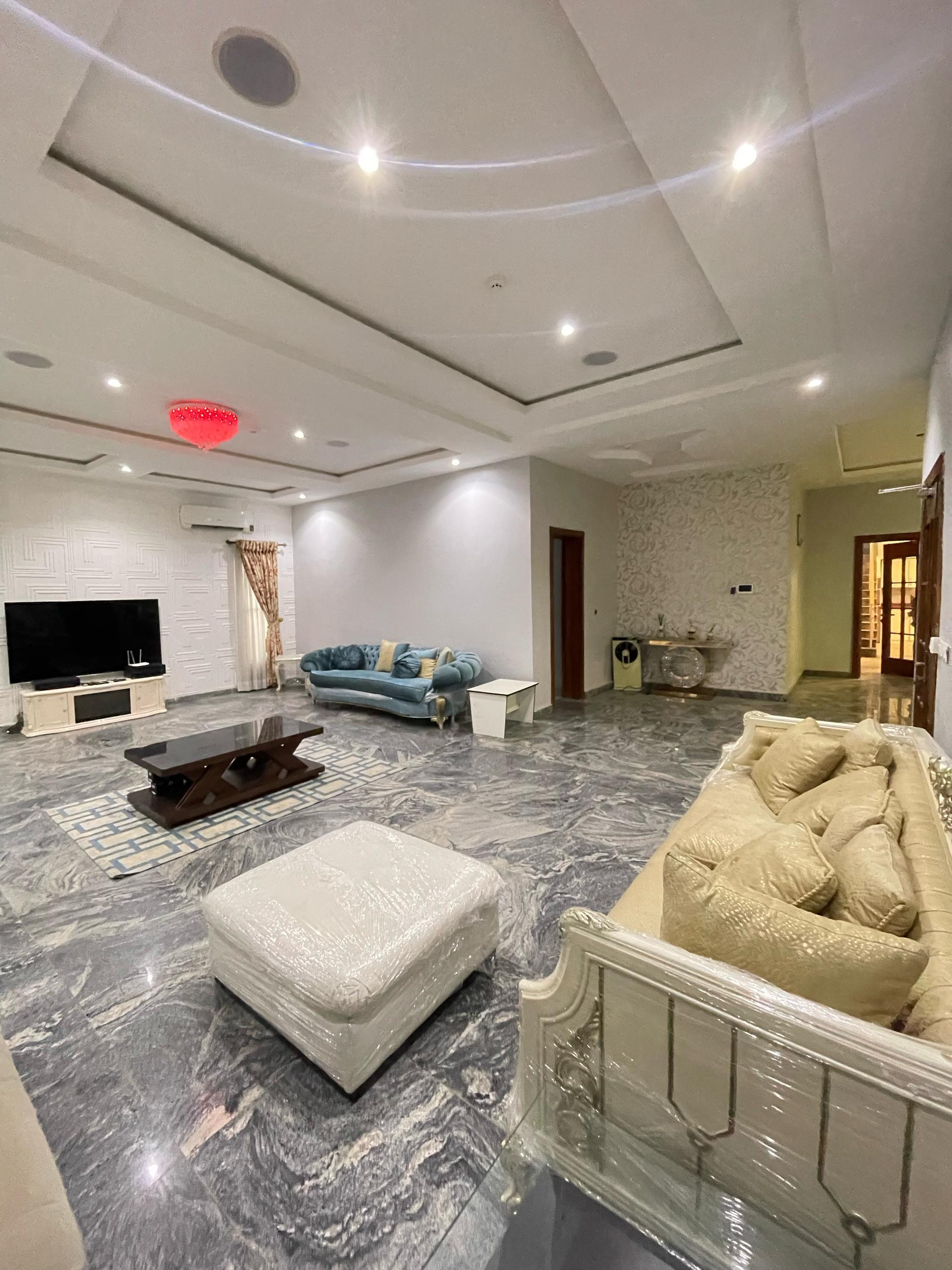 WONDERFULLY FINISHED 7BEDROOM FULLY DETACHED DUPLEX (TWO PROPERTIES IN ONE) WITH TWO MASSIVE BQs FOR SALE