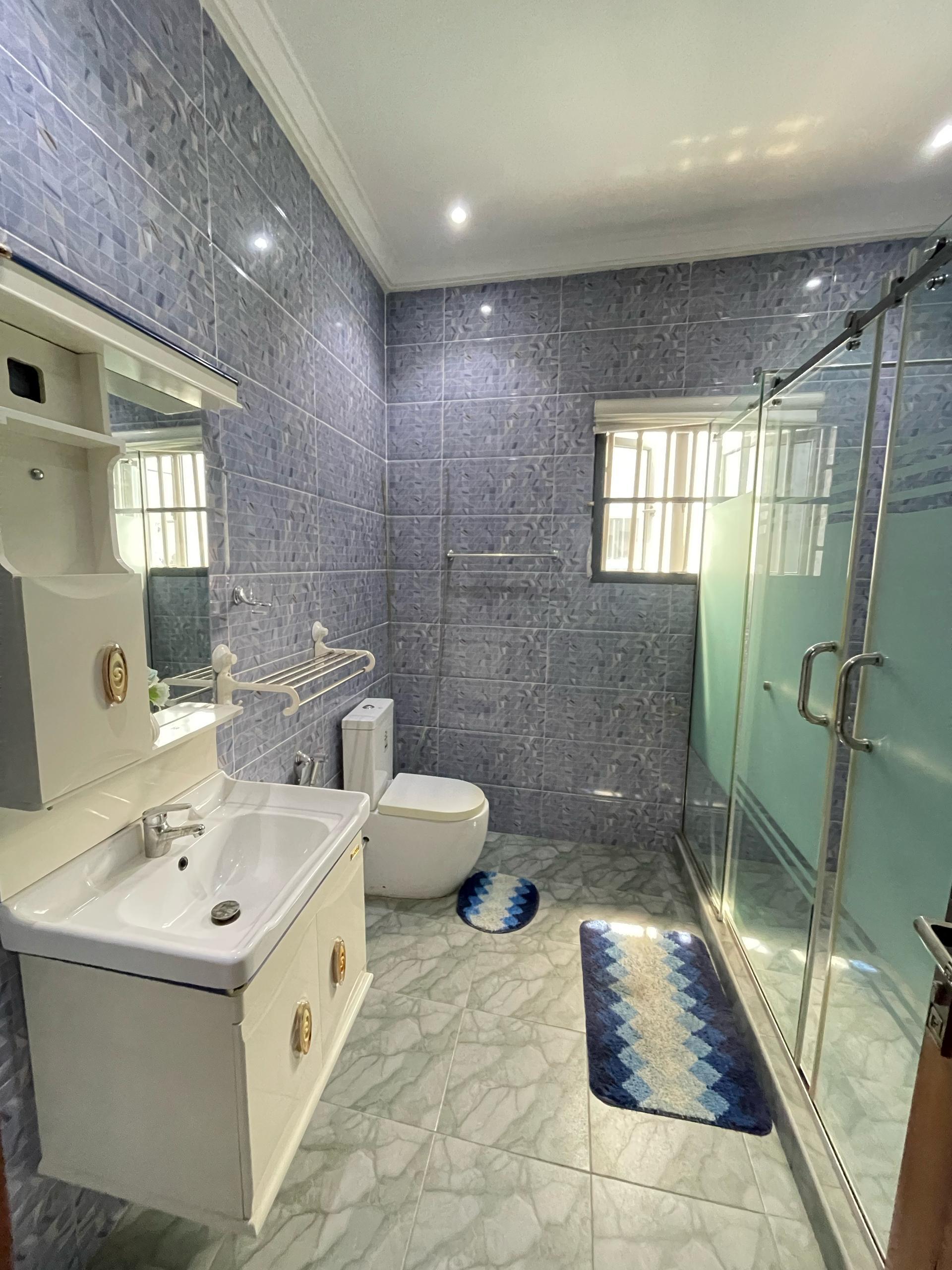 WONDERFULLY FINISHED 7BEDROOM FULLY DETACHED DUPLEX (TWO PROPERTIES IN ONE) WITH TWO MASSIVE BQs FOR SALE