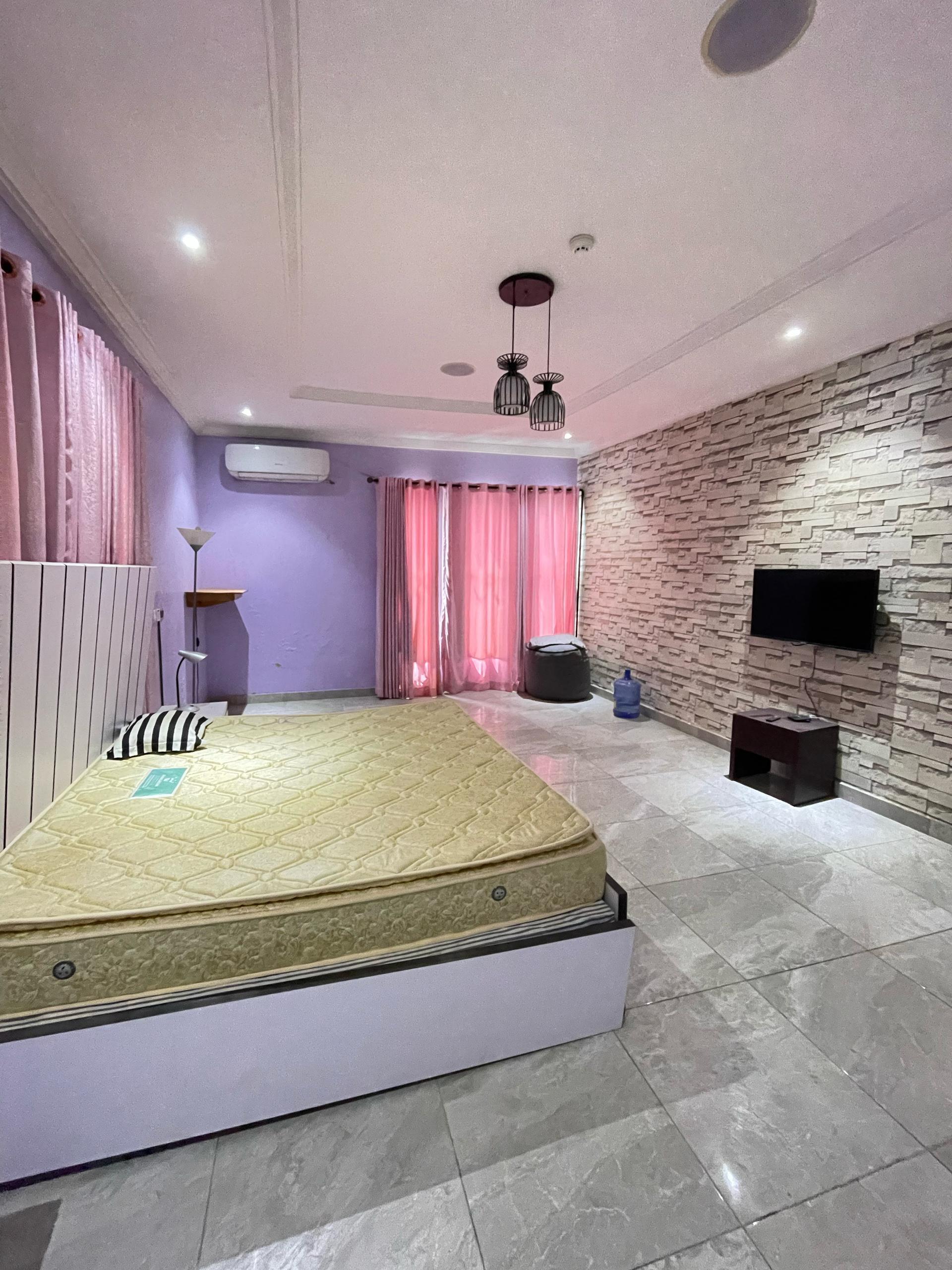 WONDERFULLY FINISHED 7BEDROOM FULLY DETACHED DUPLEX (TWO PROPERTIES IN ONE) WITH TWO MASSIVE BQs FOR SALE