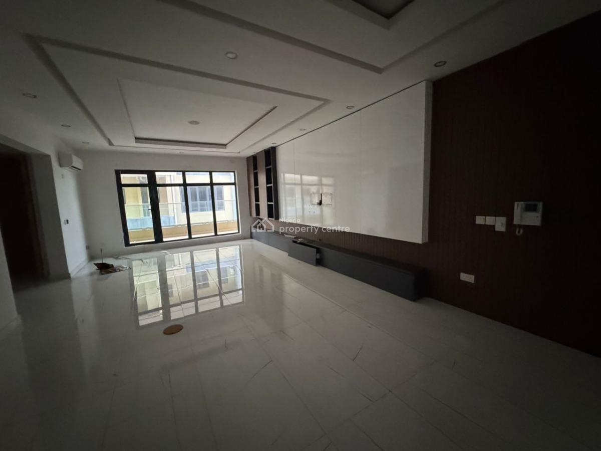 Spacious 4 Bedroom Flat With Bq