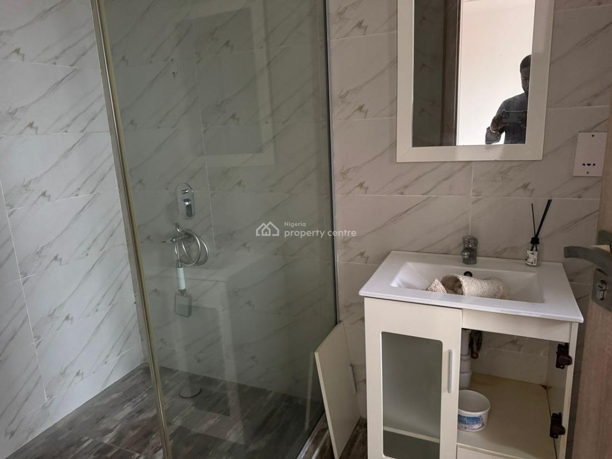 Spacious 4 Bedroom Flat With Bq