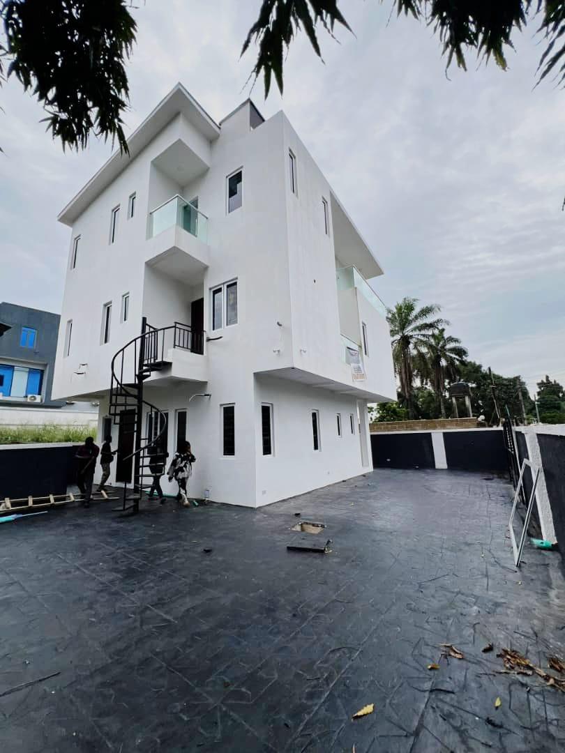 LUXURY Newly Built Luxury 5 Bedrooms Fully Detached Duplex With BQ. In a serene & secured estate Adeniyi Jones Ikeja Lagos State