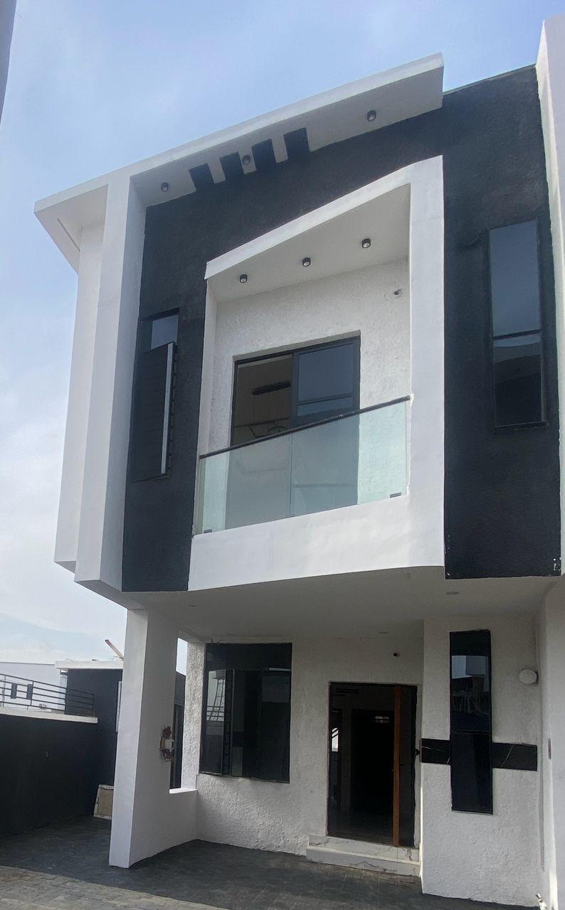 4 bedroom terrace in an mini estate at Ikota