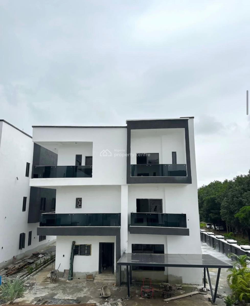 Newly Built 6 Bedroom Detached Duplex + Pool
