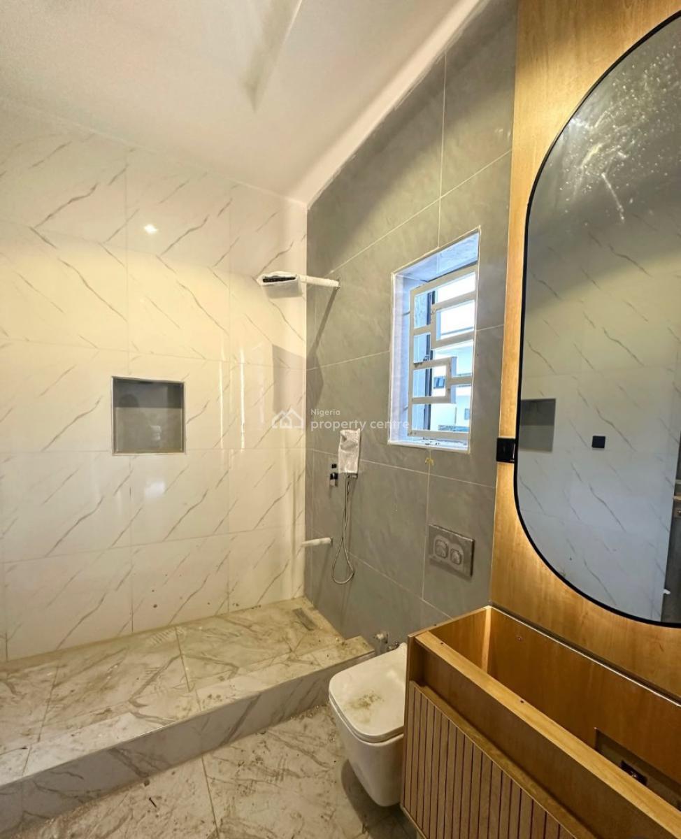 Newly Built 6 Bedroom Detached Duplex + Pool