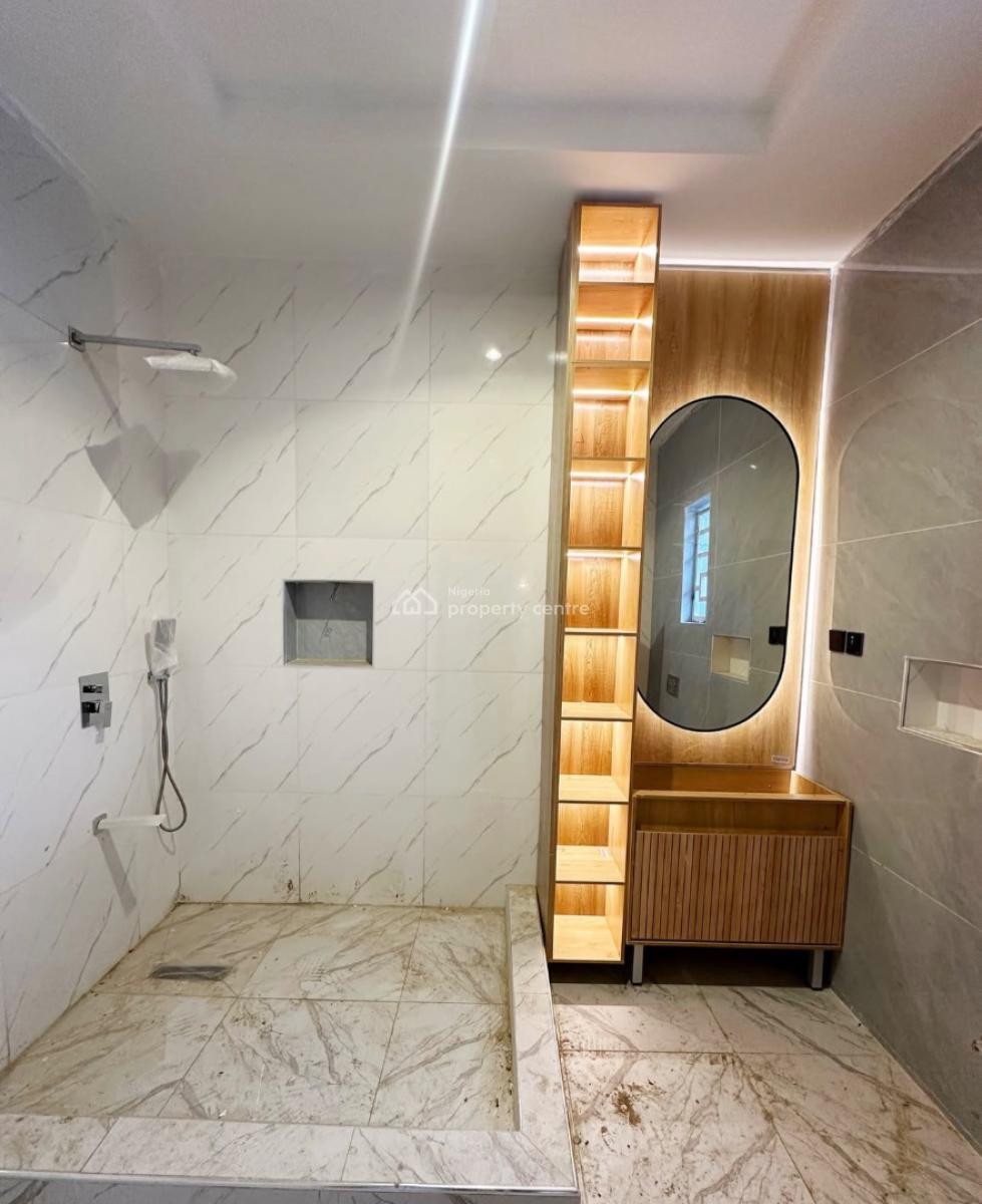 Newly Built 6 Bedroom Detached Duplex + Pool