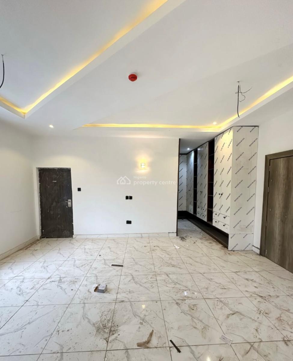 Newly Built 6 Bedroom Detached Duplex + Pool