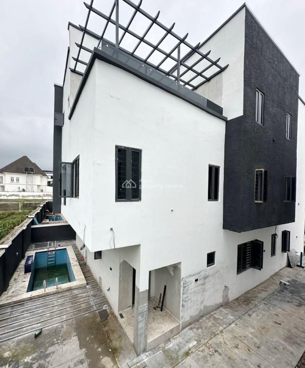 Newly Built 6 Bedroom Detached Duplex + Pool
