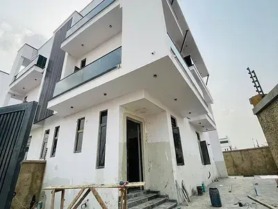 Luxury 5 Bedroom Fully Detached Duplex