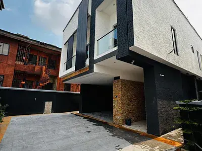 Newly Built 4 Bedroom Duplex Plus BQ & Solar