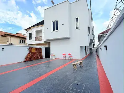 Lovely Built 3 Bedroom Home with Brilliant Features, Gbagada, Lagos