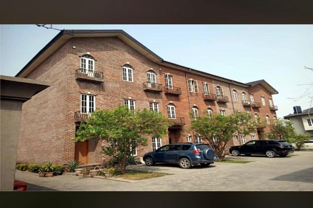 For Sale 4 units of 5 bedroom terrace house + 1 room Bq