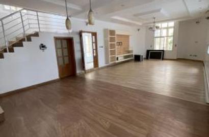 4 bedroom semi-detached duplex for rent