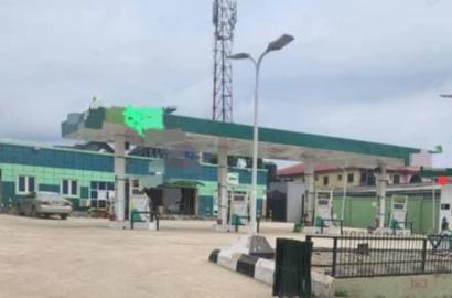 FILLING STATION AVAILABLE FOR SALE.