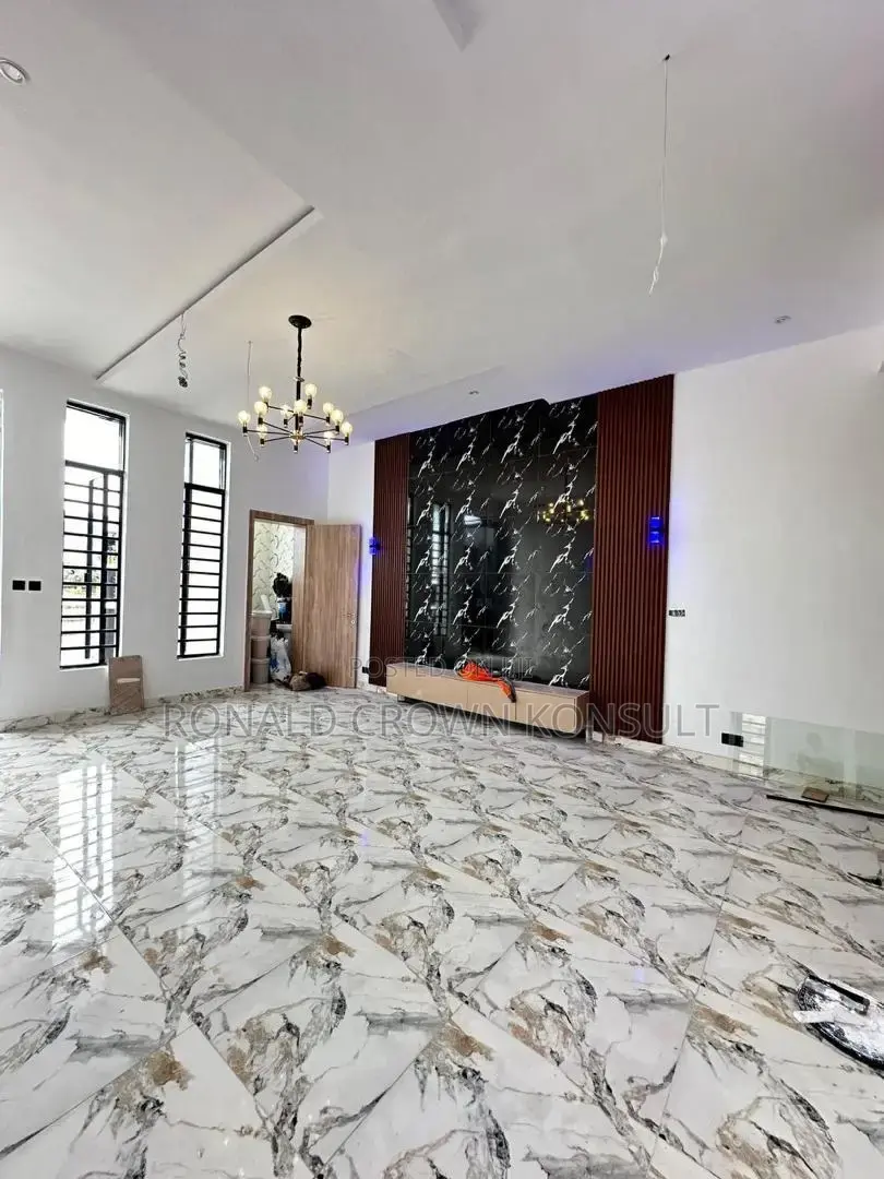 4bdrm Duplex in Ikota for sale