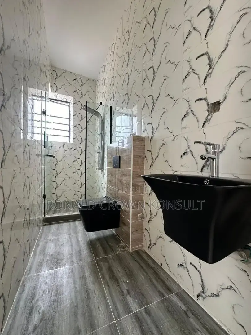 4bdrm Duplex in Ikota for sale