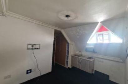Self contain (single rooms) for rent