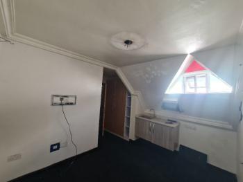 Self contain (single rooms) for rent