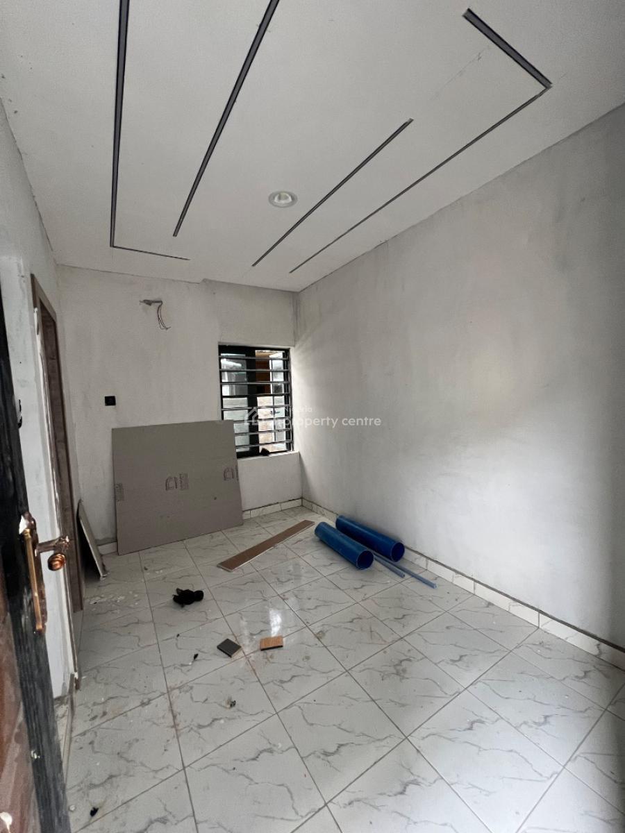 Self contain (single rooms) for rent