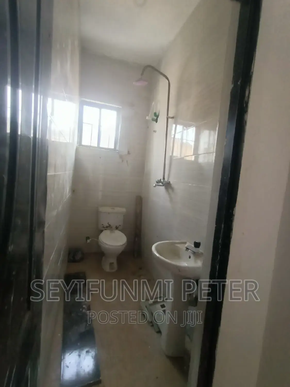 Furnished 1bdrm Townhouse/Terrace in Wilmer Close. Magodo.