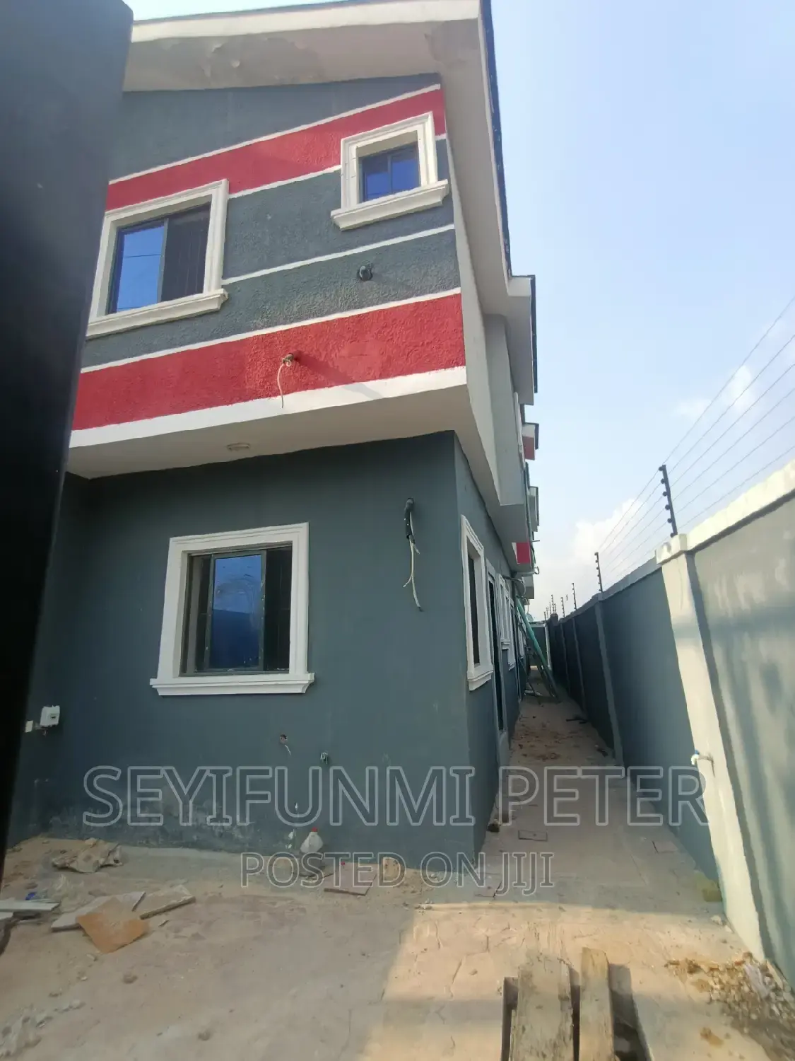 Furnished 1bdrm Townhouse/Terrace in Wilmer Close. Magodo.