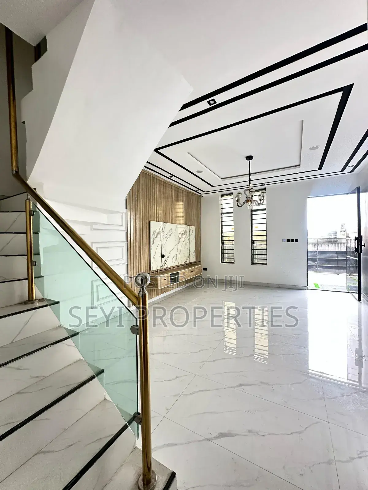 4bdrm Duplex in Agungi for sale