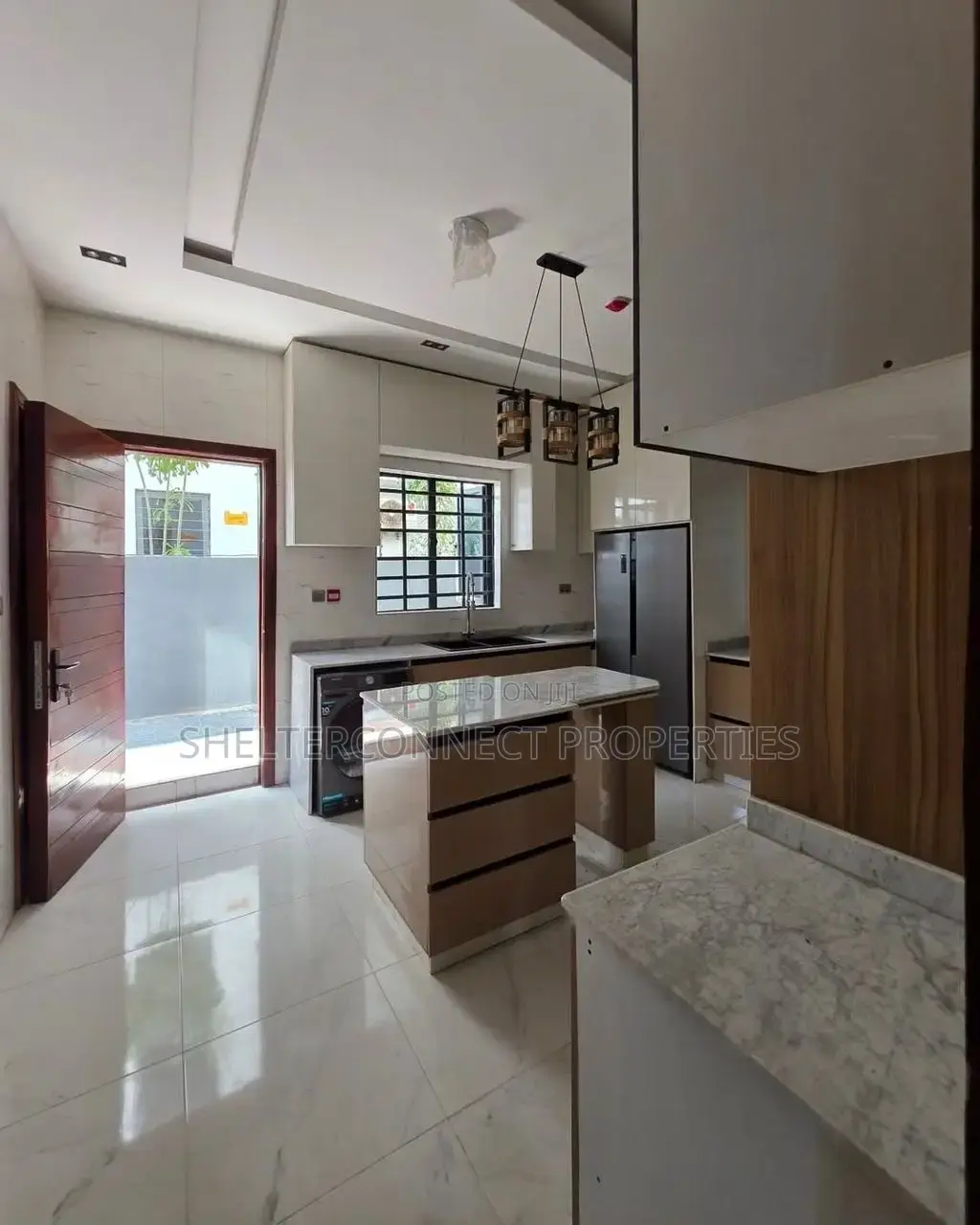 5bdrm Duplex in Ikate for sale