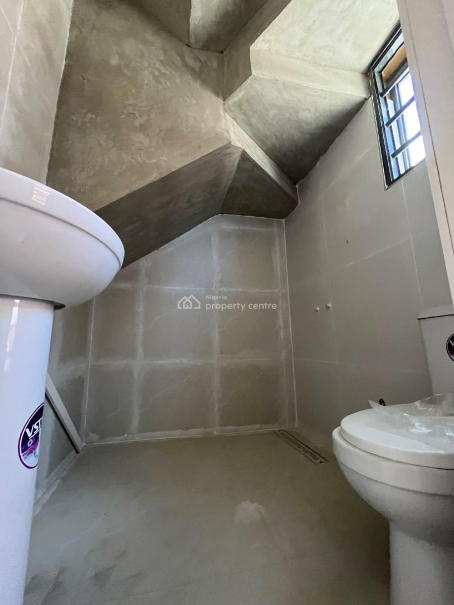 4 bedroom semi-detached duplex for sale