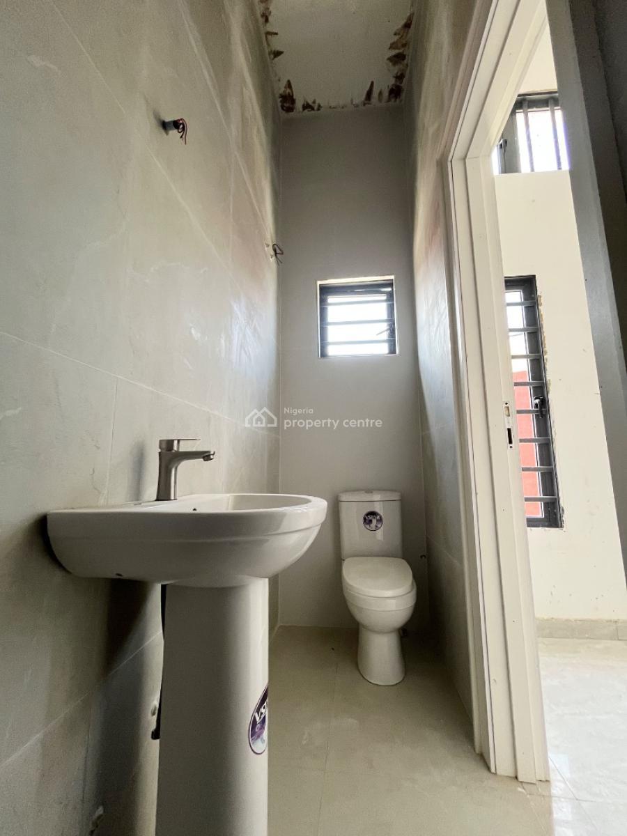 4 bedroom semi-detached duplex for sale