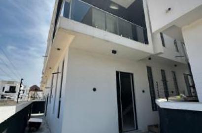 4 bedroom detached duplex for sale