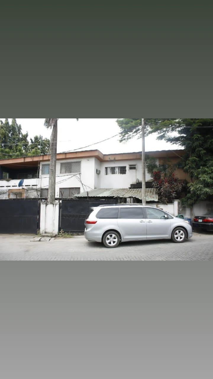 FOR SALE IKOYI  TERRACE HOUSE (Demolishable)