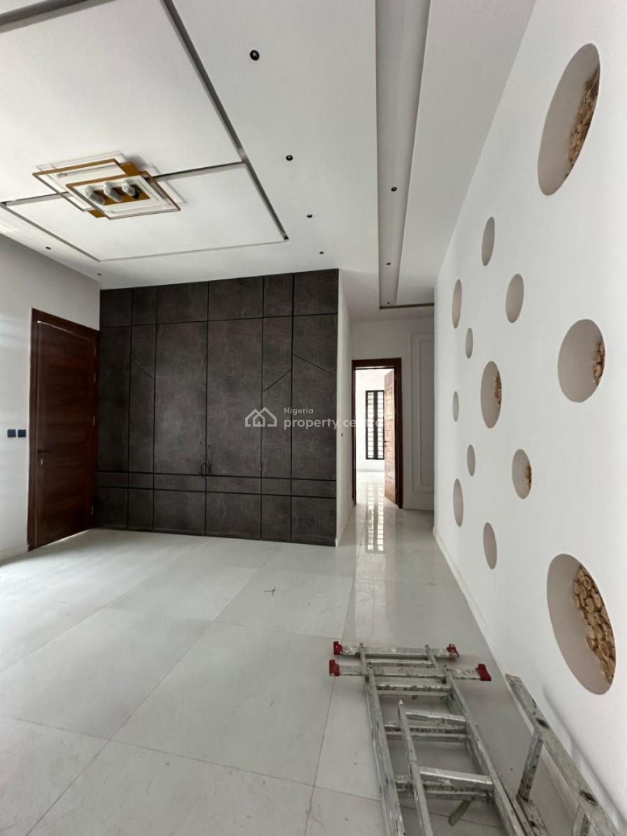 5 Bedroom Fully Detached Duplex In Secured Estate