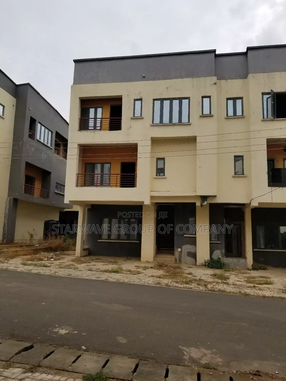 2 bedroom Flat (Carcas) in Paradise 2 Estate, Life Camp for sale