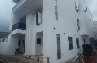 LUXURIOUS Newly Built 6 Bedroom Mansion Duplex + BQ all Ensuite in a secure area