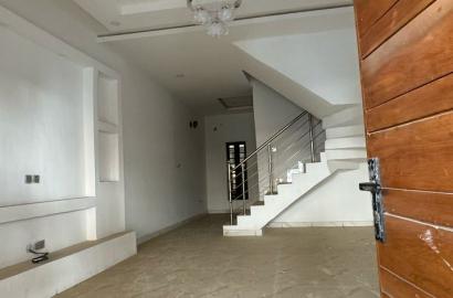 DISTRESS Sale at Ikota GRA – Urgent Newly Built Detached 2-Bedroom Duplex