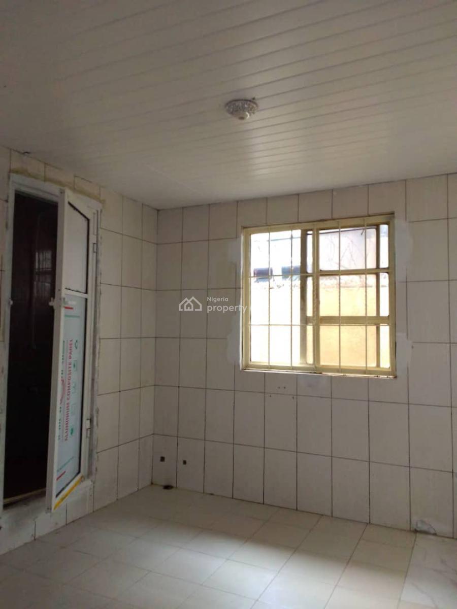 Self contain (single rooms) for rent