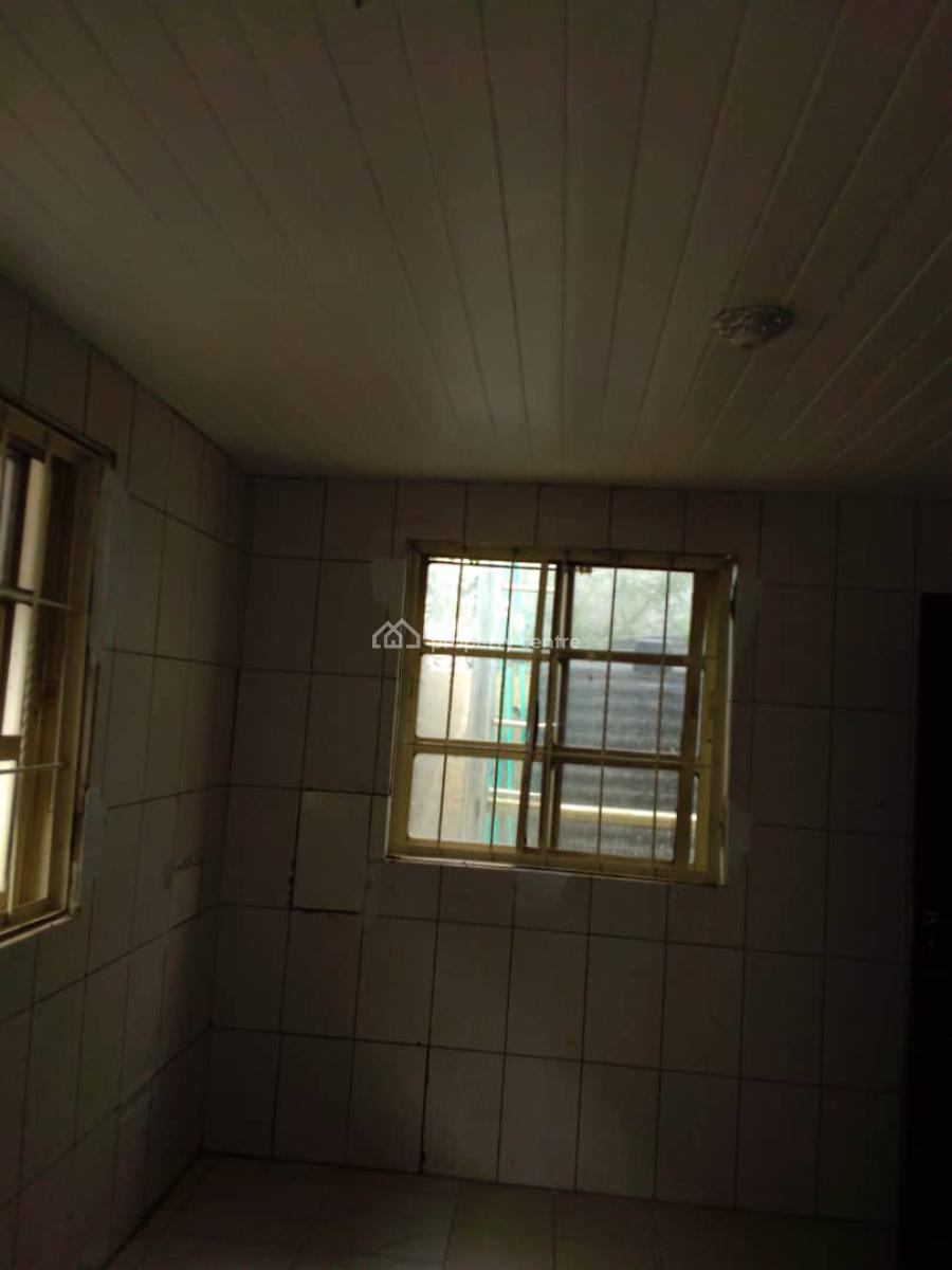 Self contain (single rooms) for rent