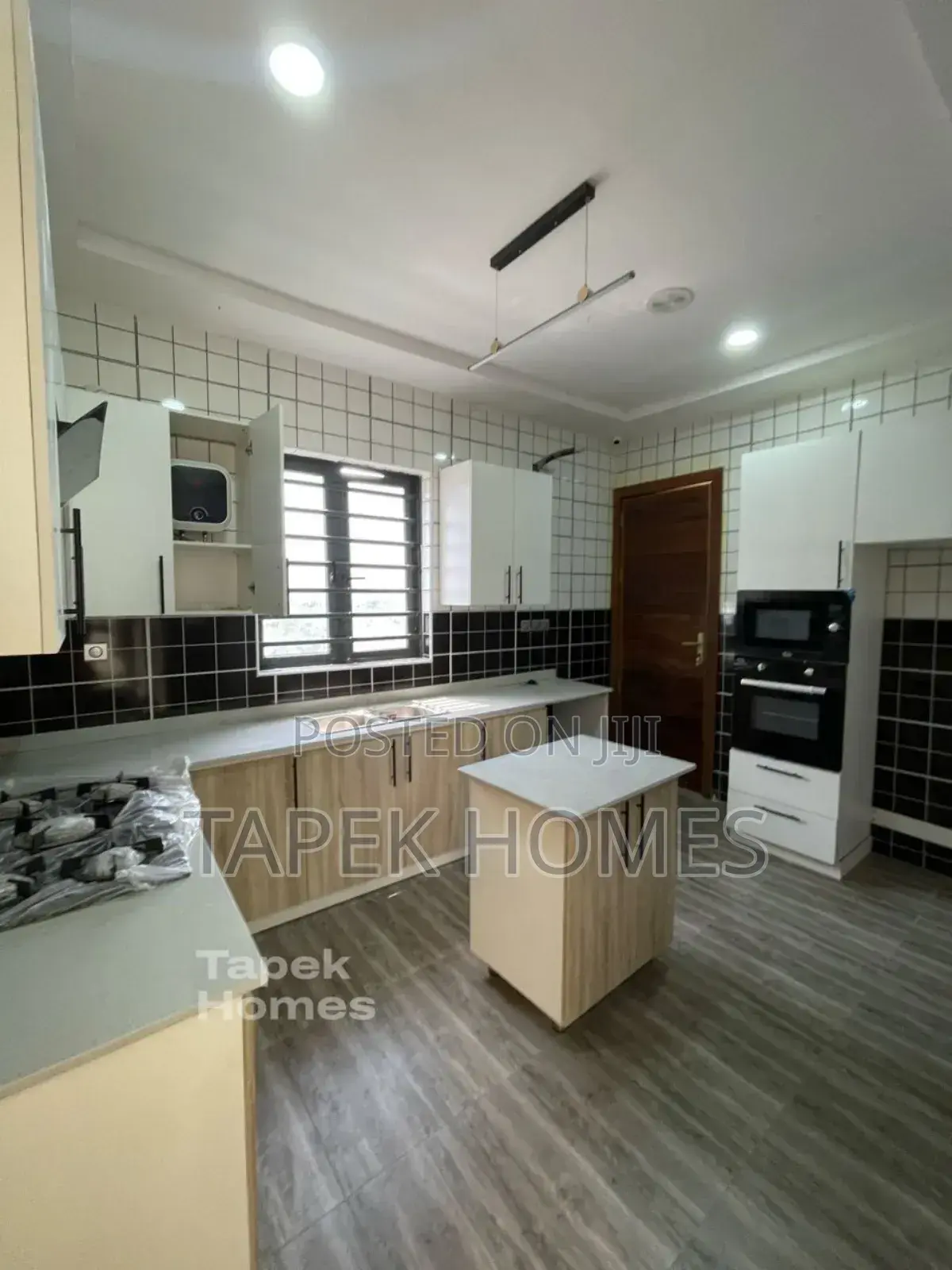 Newly Built 5bdrm House in Lekki for sale