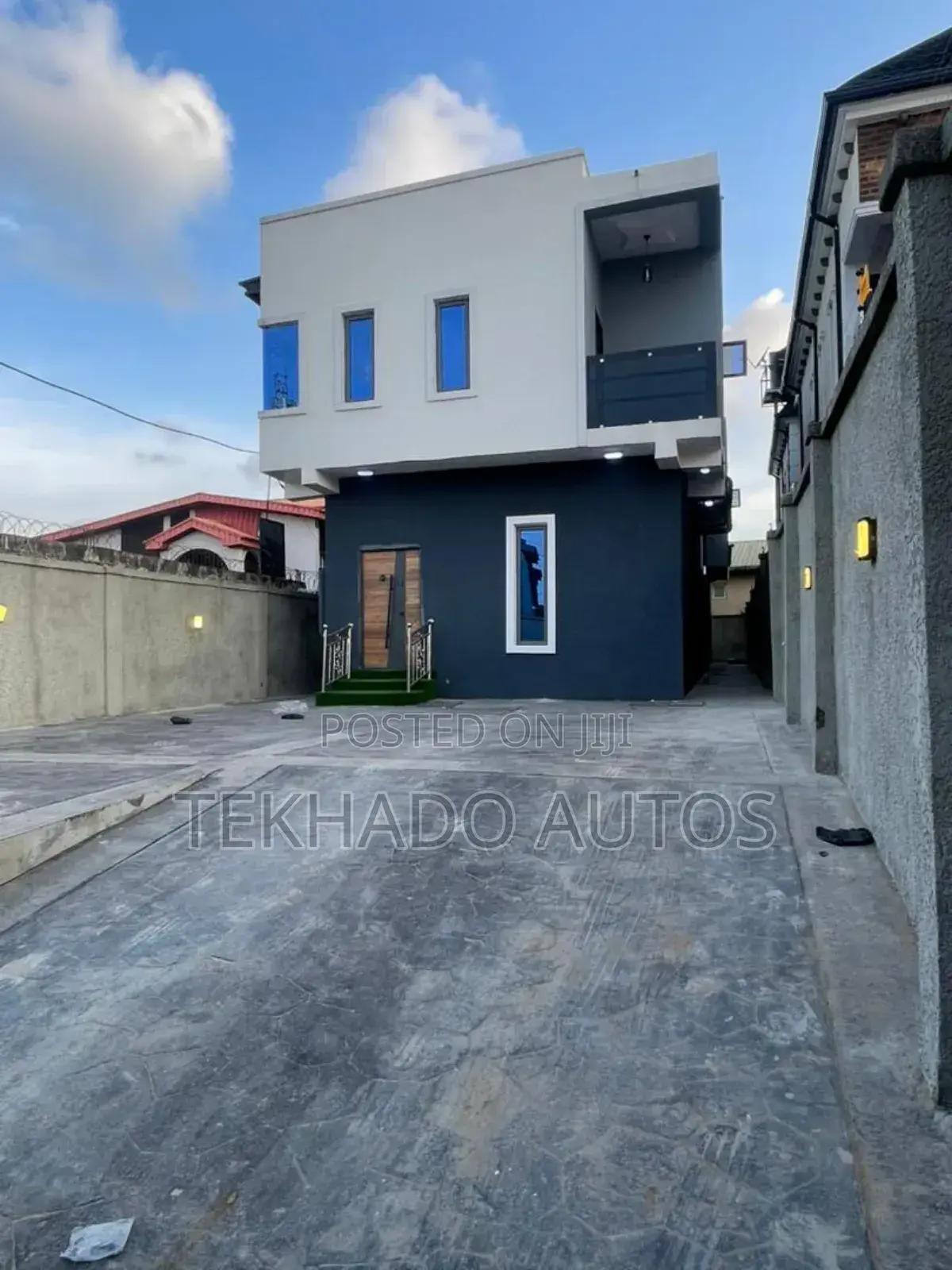 5bdrm Duplex in Alimosho for sale
