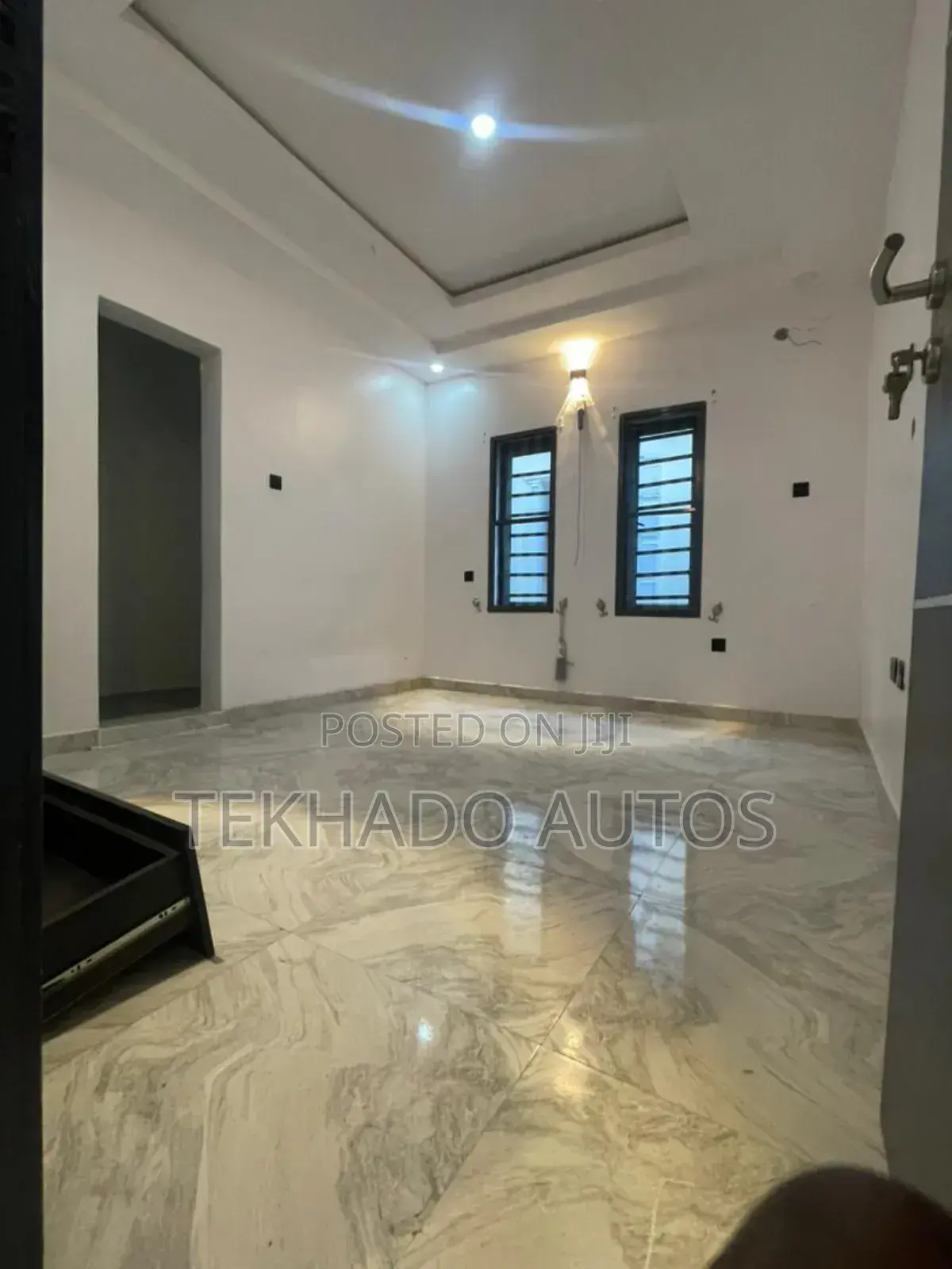 5bdrm Duplex in Alimosho for sale